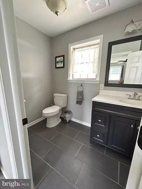 Bath - 21 Matthew Dr, Reading, PA 19608 photo 1 of 4
