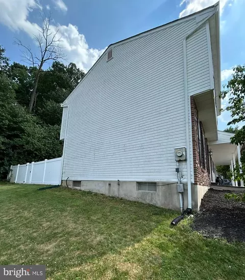 Exterior - 21 Matthew Dr, Reading, PA 19608 photo 6 of 8