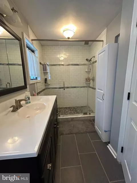Bath - 21 Matthew Dr, Reading, PA 19608 photo 2 of 4