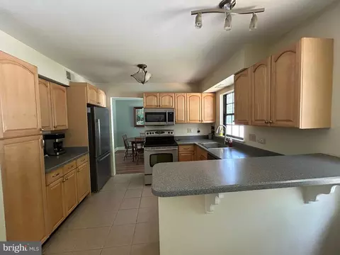 Kitchen - 21 Matthew Dr, Reading, PA 19608 photo 4 of 4
