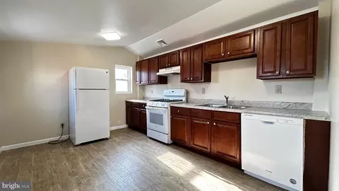 Entry Way - 310 N 4th St, Reading, PA 19601 photo 6 of 7