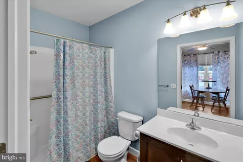 Bath - 640 Ebersole Rd, Reading, PA 19605 photo 2 of 5