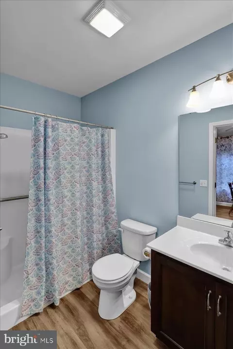 Bath - 640 Ebersole Rd, Reading, PA 19605 photo 1 of 5
