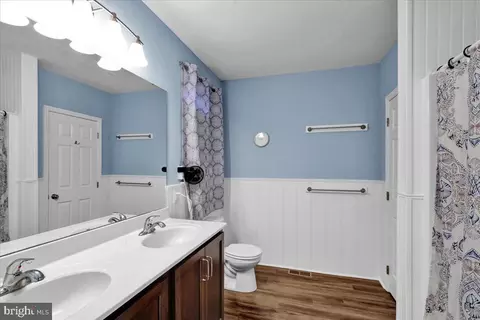 Bath - 640 Ebersole Rd, Reading, PA 19605 photo 3 of 5