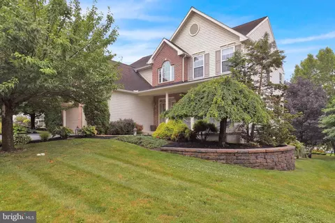 359 Mountain Blvd, Wernersville, PA 19565
