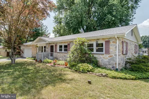 12 Heather Ln, Douglassville, PA 19518
