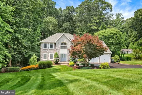 37 Ridge Crest Dr, Fleetwood, PA 19522