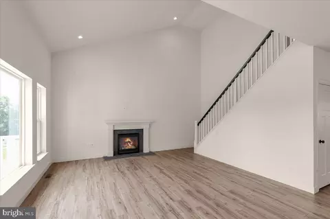 Living - 331 Chatsworth Ct, Reading, PA 19608 photo 2 of 4