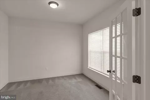 Entry Way - 331 Chatsworth Ct, Reading, PA 19608 photo 2 of 12