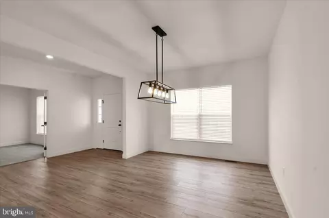 Entry Way - 331 Chatsworth Ct, Reading, PA 19608 photo 1 of 12