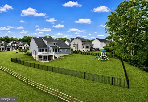 View/Area - 331 Chatsworth Ct, Reading, PA 19608 photo 6 of 7