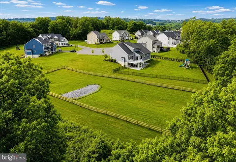 View/Area - 331 Chatsworth Ct, Reading, PA 19608 photo 7 of 7