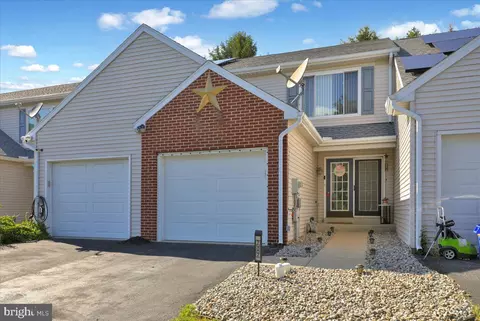 707 Hawk Ridge Dr, Hamburg, PA 19526