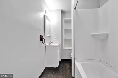 Bath - 1038 Fern Ave, Reading, PA 19607 photo 2 of 2