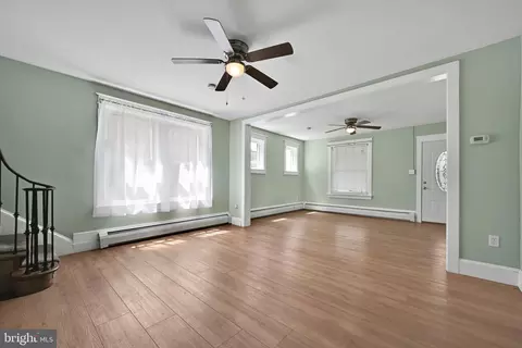 Living - 1038 Fern Ave, Reading, PA 19607 photo 6 of 6