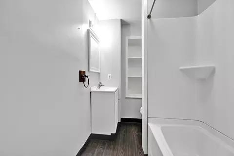 Bath - 1038 Fern Ave, Reading, PA 19607 photo 1 of 2