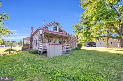 3390 Mountain Rd, Hamburg, PA 19526