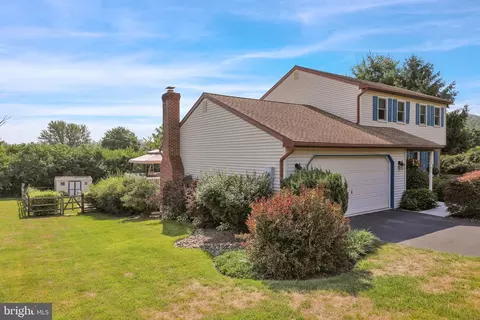 Exterior - 19 Sage Dr, Reading, PA 19608 photo 8 of 9