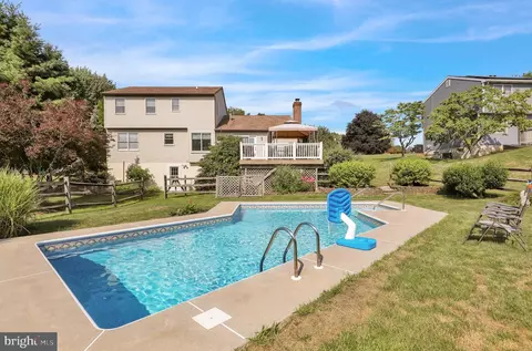 Exterior - 19 Sage Dr, Reading, PA 19608 photo 6 of 9