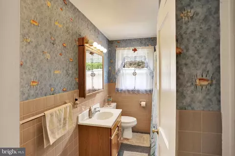 Bath - 476 S Wyomissing Ave, Reading, PA 19607 photo 1 of 1
