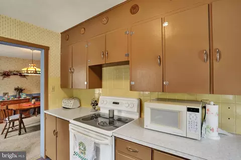 Kitchen - 476 S Wyomissing Ave, Reading, PA 19607 photo 3 of 3