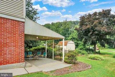 Exterior - 476 S Wyomissing Ave, Reading, PA 19607 photo 2 of 8
