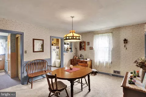Dining - 476 S Wyomissing Ave, Reading, PA 19607 photo 1 of 3