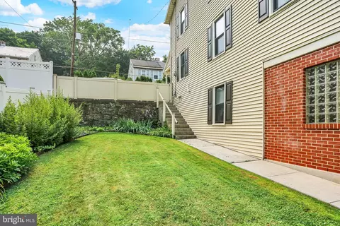 Exterior - 476 S Wyomissing Ave, Reading, PA 19607 photo 4 of 8