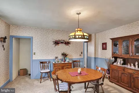 Dining - 476 S Wyomissing Ave, Reading, PA 19607 photo 3 of 3