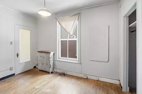 Bedroom - 117 W Douglass St, Reading, PA 19601 photo 3 of 7