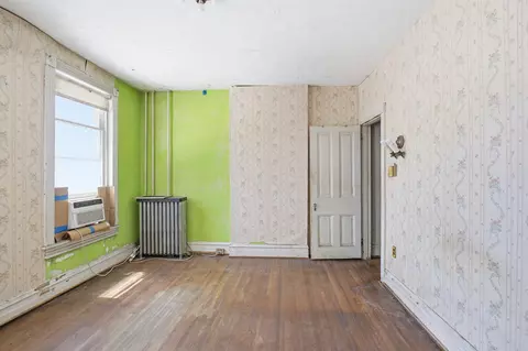 Bedroom - 117 W Douglass St, Reading, PA 19601 photo 1 of 7
