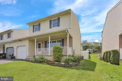 550 Wyatt Dr, Blandon, PA 19510