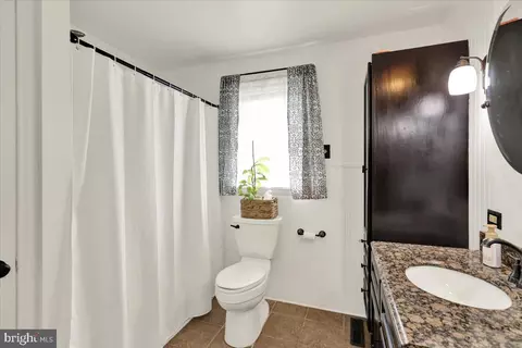 Bath - 2314 Reading Blvd, Reading, PA 19609 photo 1 of 3