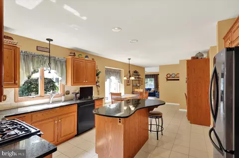 Kitchen - 200 Sturbridge Dr, Wyomissing, PA 19610 photo 1 of 4