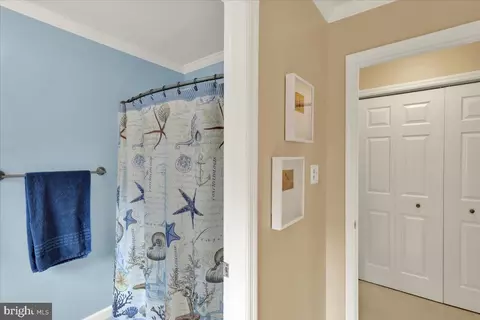 Entry Way - 200 Sturbridge Dr, Wyomissing, PA 19610 photo 5 of 5