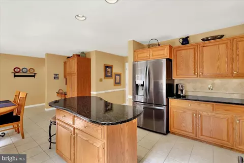 Kitchen - 200 Sturbridge Dr, Wyomissing, PA 19610 photo 4 of 4