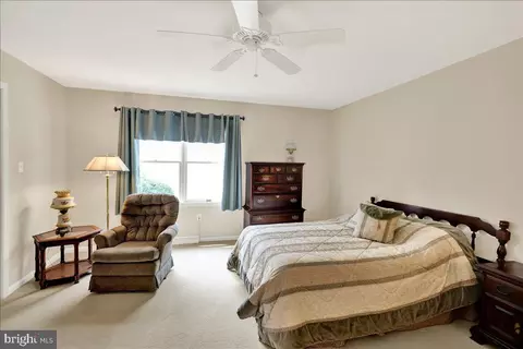 Bedroom - 200 Sturbridge Dr, Wyomissing, PA 19610 photo 4 of 8