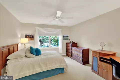 Bedroom - 200 Sturbridge Dr, Wyomissing, PA 19610 photo 7 of 8