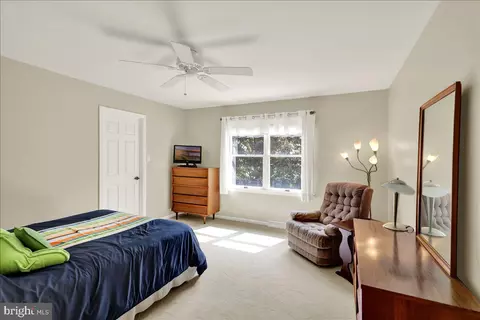 Bedroom - 200 Sturbridge Dr, Wyomissing, PA 19610 photo 5 of 8