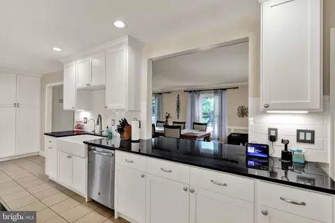 Kitchen - 237 New Castle Dr, Reading, PA 19607 photo 4 of 6