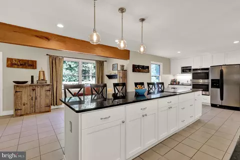 Kitchen - 237 New Castle Dr, Reading, PA 19607 photo 5 of 6