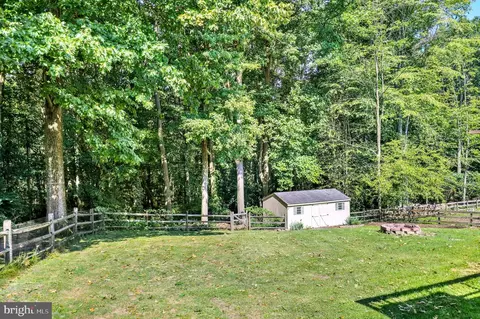 Exterior - 237 New Castle Dr, Reading, PA 19607 photo 4 of 5