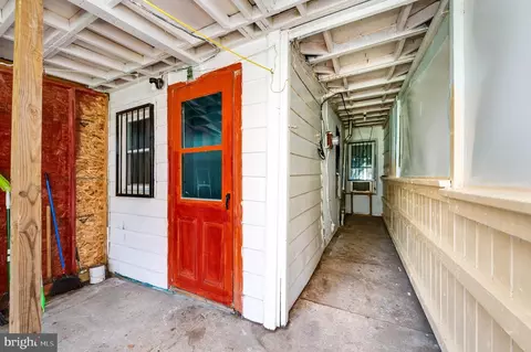 Entry Way - 641 Clinton St, Reading, PA 19601 photo 10 of 10