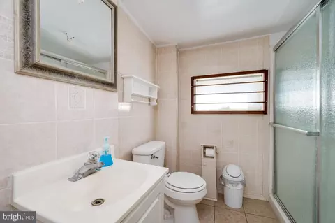 Bath - 641 Clinton St, Reading, PA 19601 photo 1 of 2