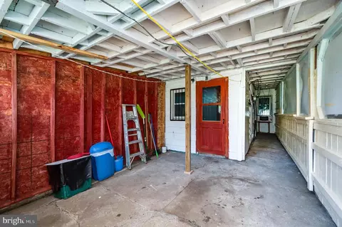 Entry Way - 641 Clinton St, Reading, PA 19601 photo 9 of 10