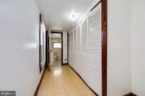Entry Way - 641 Clinton St, Reading, PA 19601 photo 7 of 10