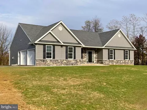 23 James St, Bernville, PA 19506