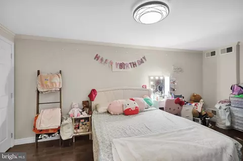 Bedroom - 534 Walnut St, Reading, PA 19601 photo 1 of 4