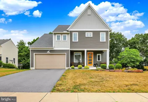 12 Thistle Ct, Myerstown, PA 17067