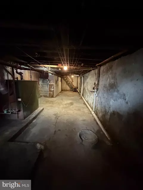 Entry Way - 1049 Oley St, Reading, PA 19604 photo 8 of 10